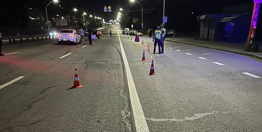 ДТП, ДТП в Киеве, ночное ДТП в Киеве, смертельное ДТП, ДТП Киев блокпост, ДТП на блокпосту, ДТП на блокпосту