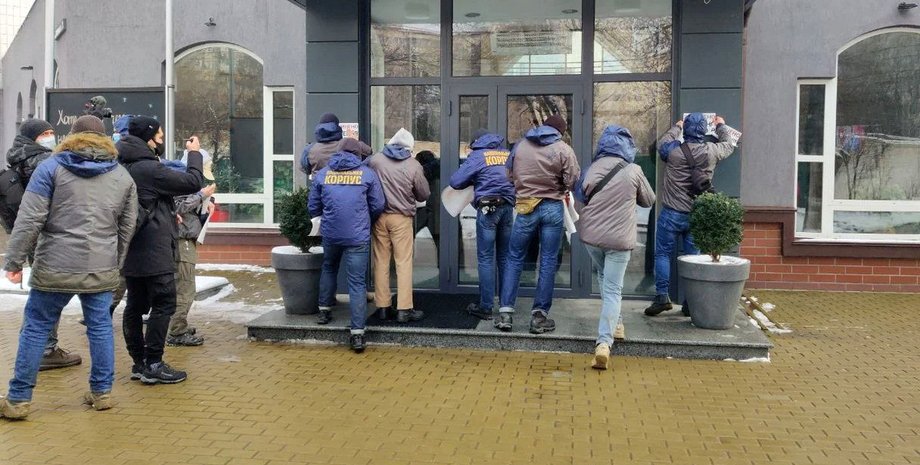 Нацкорпус, радикалы, правые, активисты, медведчук, NewsOne, канал, телеканал, закрыли