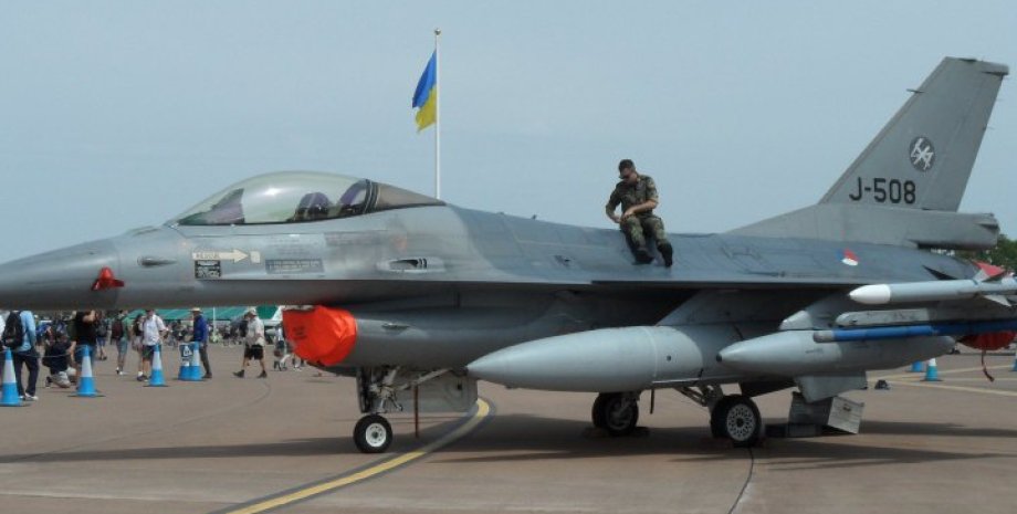 Винищувач F-16 Винищувач F-16