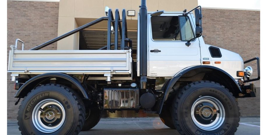 авто Шварценеггера, Арнольд Шварценеггер, Mercedes Unimog