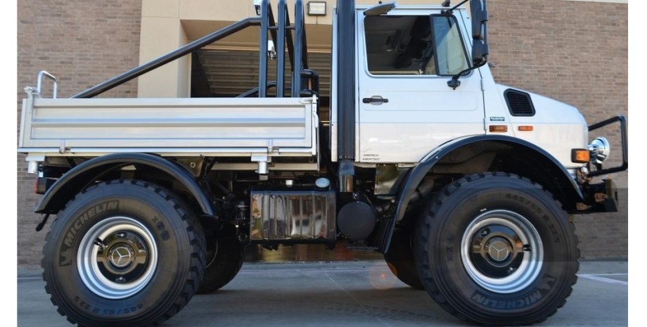 авто Шварценеггера авто Шварценеггера, Арнольд Шварценеггер, Mercedes Unimog