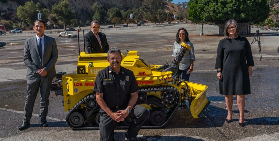 Фото: LAFD Photo by Gary Apodaca