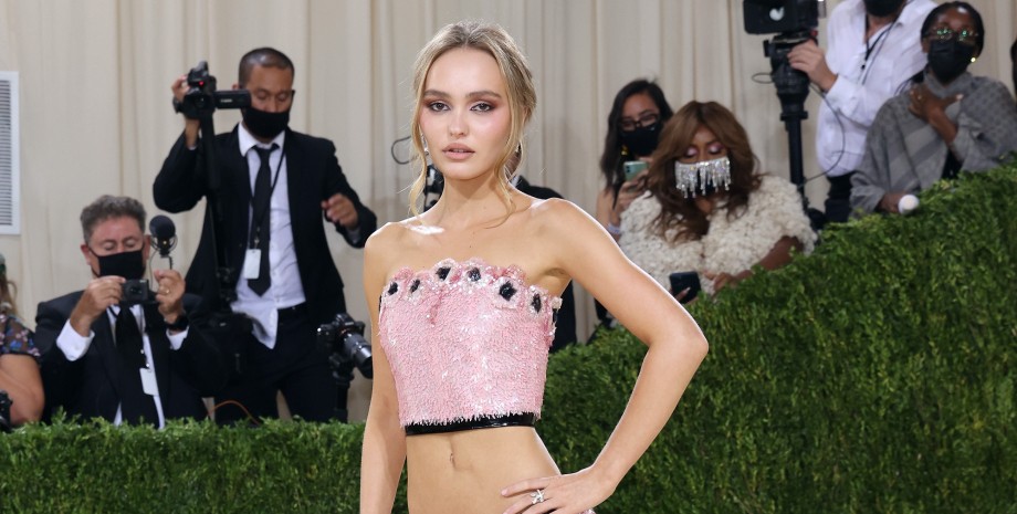 Лили-Роуз Депп Лили-Роуз Депп отношения, Лили-Роуз Депп парень, Лили-Роуз Депп фото, дочь Джонни Деппа