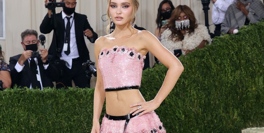 Лили-Роуз Депп