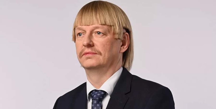 Естонський депутат, Рейн Еплер, зачіска, стрижка