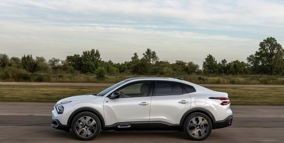 Citroen C4 X 2023, Citroen C4 X, новий Citroen C4 X, седан Citroen C4