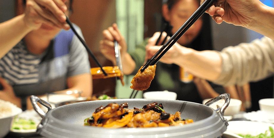 Палички для їжі, палички для їжі в черепі, втрачав зір, головний біль, не знав 5 місяців, зробили операцію, потрапили в ніс