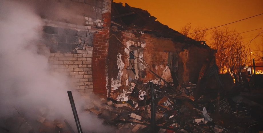 Пожежа у Харківській області в ніч на 26 лютого Пожежа у Харківській області після удару РФ в ніч на 26 лютого