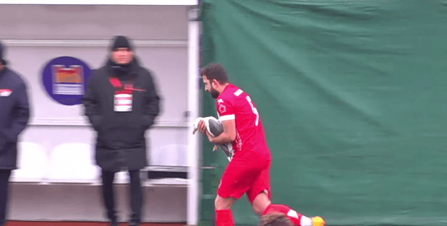 Футболіст врятував чайку