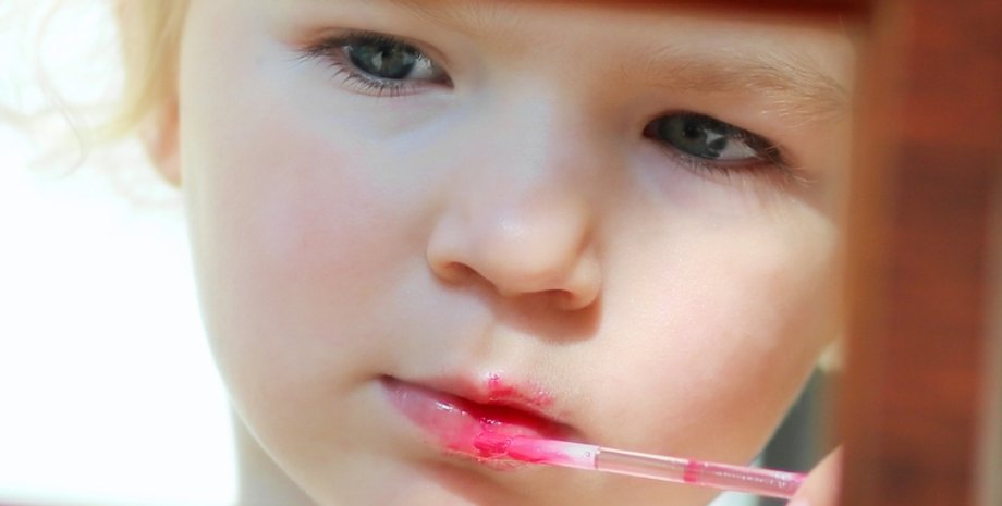 діти використання косметики