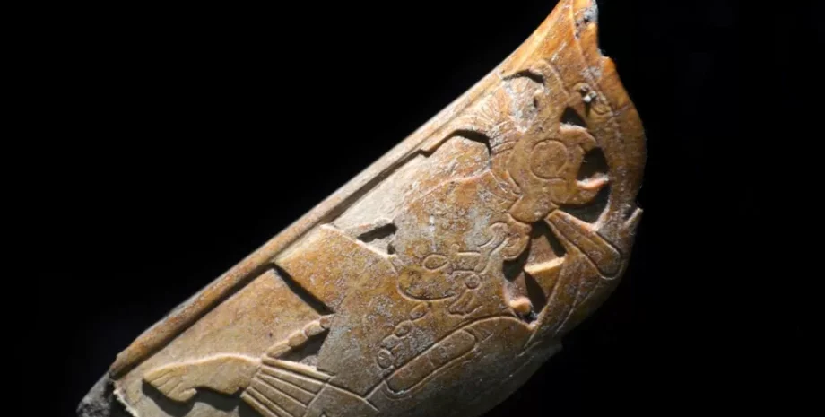 майя, артефакт, археология, история, исследование, кость, находка, украшение, боги, жрецы, глиф, божество, ритуал, раскопки, человек