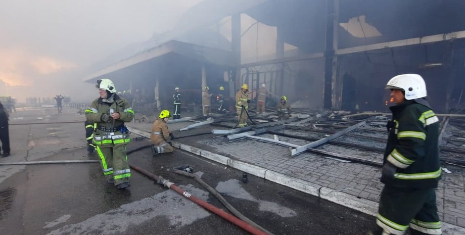 кременчуг, полтавская область, ракетный удар, трц амстор, амстор в кременчуге