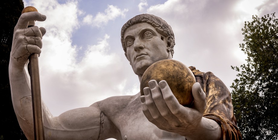 Колос Костянтина Колос Костянтина, 3D-реконструкція, давньоримська історія, Костянтин Великий, Капітолійські музеї, Римський форум, історичні артефакти, цифрове моделювання, античні скульптури, культурна спадщина