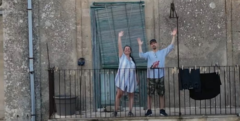 Сім'я з Норвегії під час ремонту виявила за стіною запечатані двері, які вели в печеру