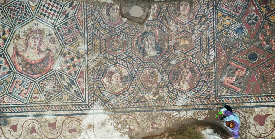 археологи знайшли мозаїку у Туреччині