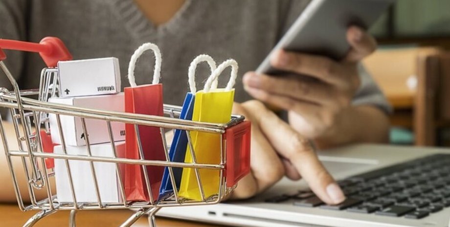 Женщина заказала товар в интернете, когда она получила пакет, то не могла поверить своим глазам