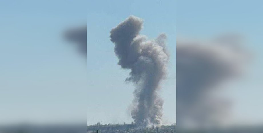 Дым в Луганске, обстрел Луганска, взрывы в Луганске, взрывы в Луганске