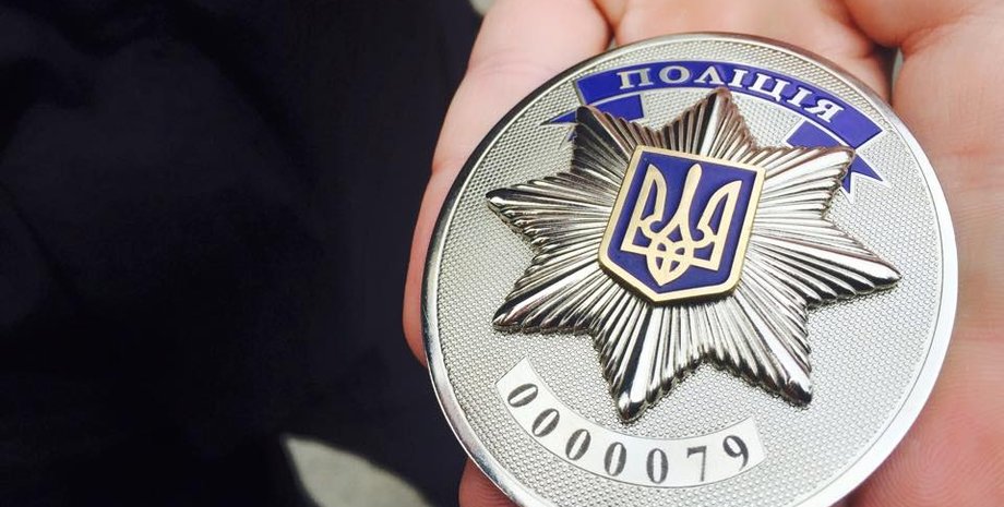 Полицейский жетон / Фото пресс-службы МВД