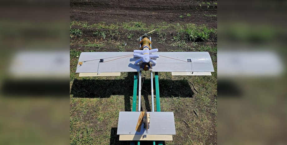 Дрон "Молния" ВС РФ Российские дешевые дроны "Молния" преследуют людей за линией фронта