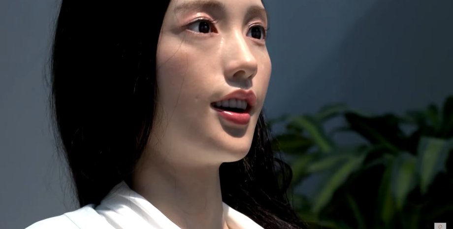 Гуманоїдний робот в Китаї