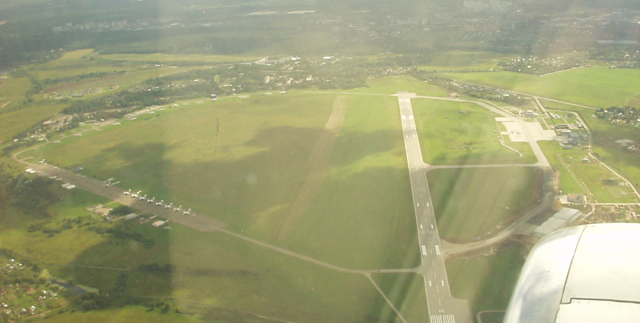 Según Kirill Budanov, el aeropuerto de Ostafiev y el aeropuerto de Millervo tamb...