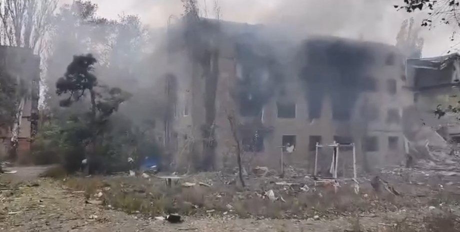 Авдіївка горить штурм Авдіївки, обстріл Авдіївки, бої за Авдіївку