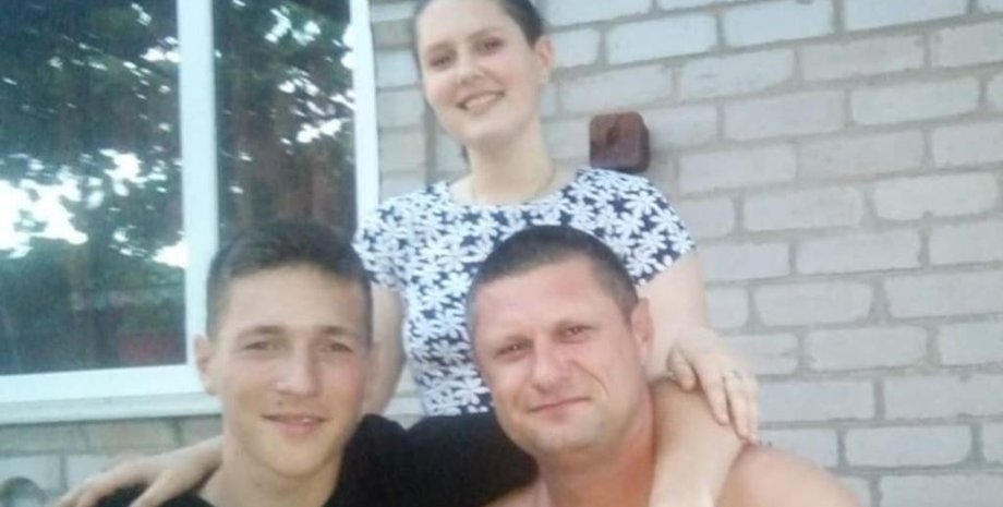 Один из арестованных рыбаков Терехов с семьей. Фото из соцсетей