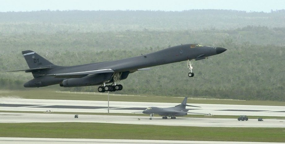 Бомбардировщик B-1B Lancer