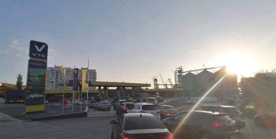 черга на азс, черга заправка крим, заправка крим, крим заправки, заправки в криму, азс крим