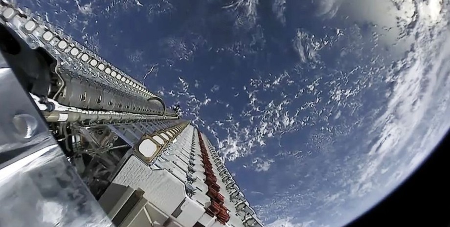 Спутники Starlink в космосе, фото