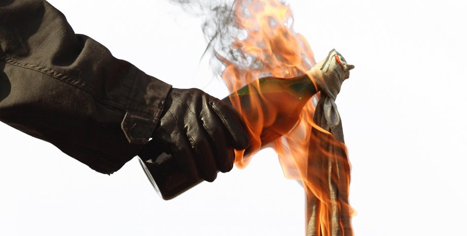 коктейль молотова, підпал у Криму, підпал будівлі окупаційної адміністрації,