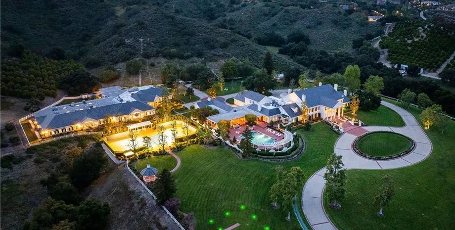 великий будинок, колекція авто, ретроавто,