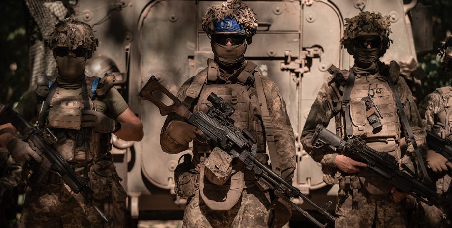 Украинские военные Украинские военные на поле боя