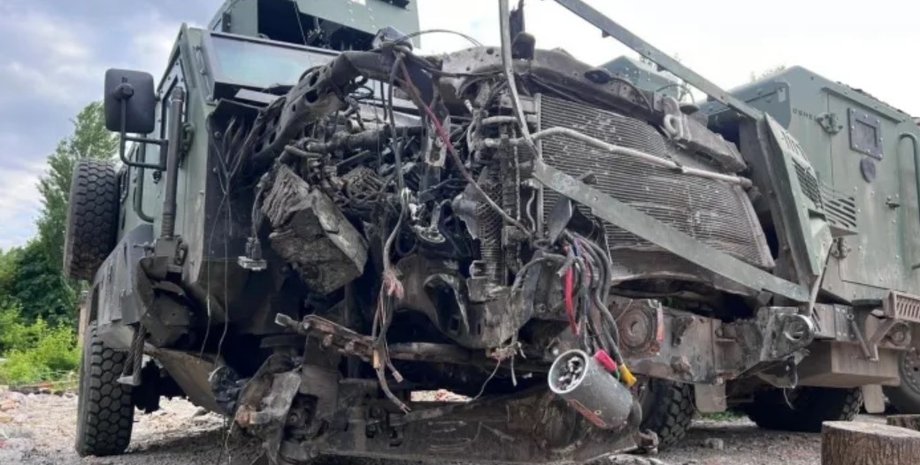 броньовик Senator, канадський бронеавтомобіль Senator