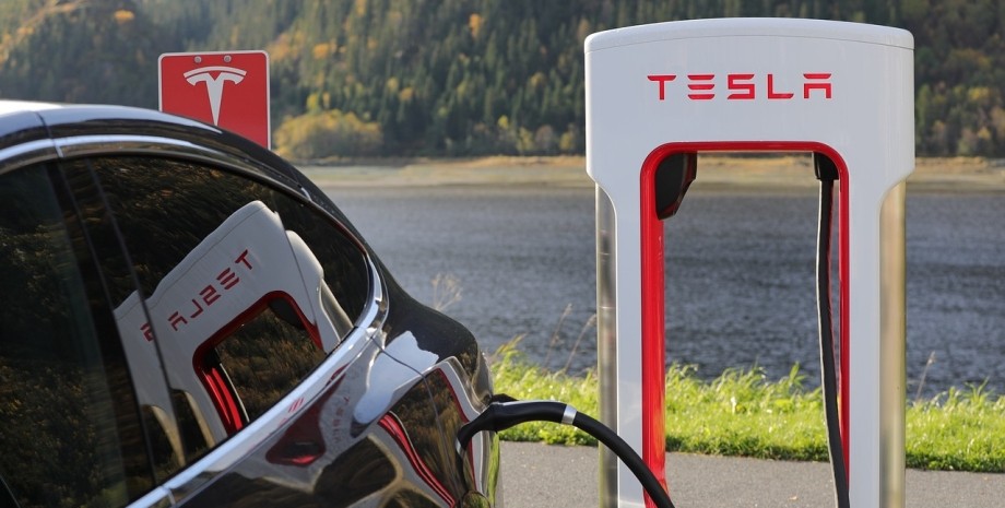 Tesla Supercharger зарядка автомобіль електрокар санкції Україна Росія