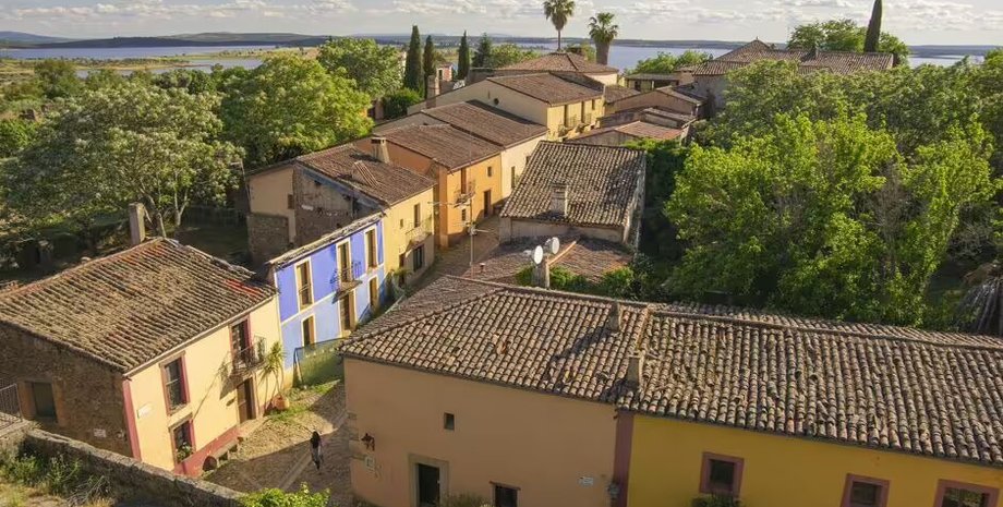 Гранаділья, іспанія, відпочинок за кордоном, відпочинок в іспанії, місто-привид, одноденні екскурсії