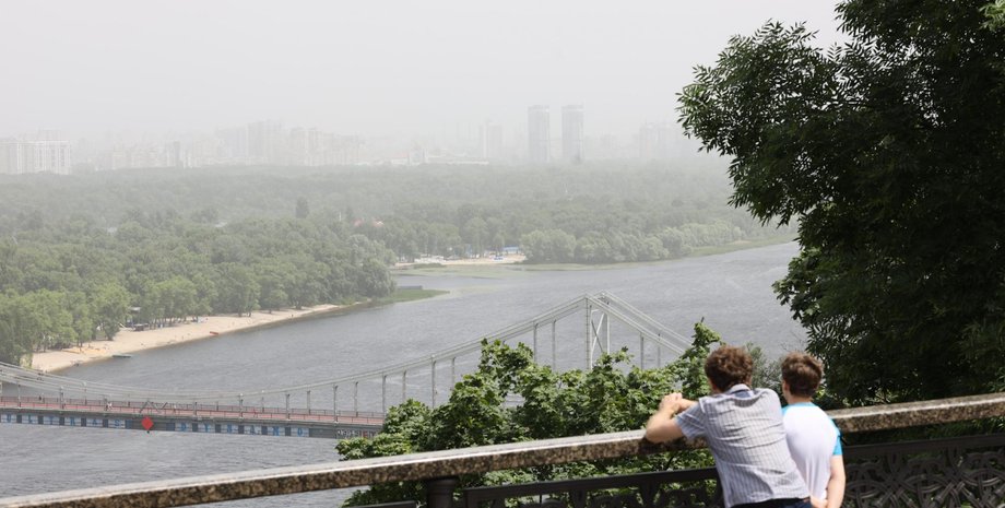 пылевая буря в киеве