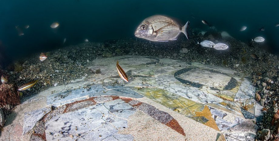 археология, археологи, исследования, пол, мрамор, город, находка, камень, Неаполь, Италия, узор, здание, Рисская империя, вилла