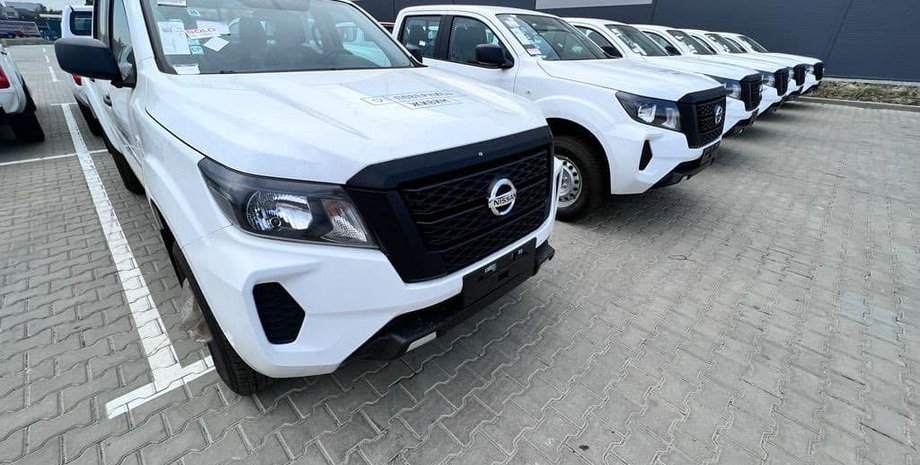 Nissan, всу, пикап, пикапы для всу, повернись живим, фонд повернись живим, тарас чмут