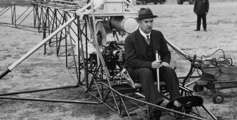 Ігор Сікорський під час випробувань