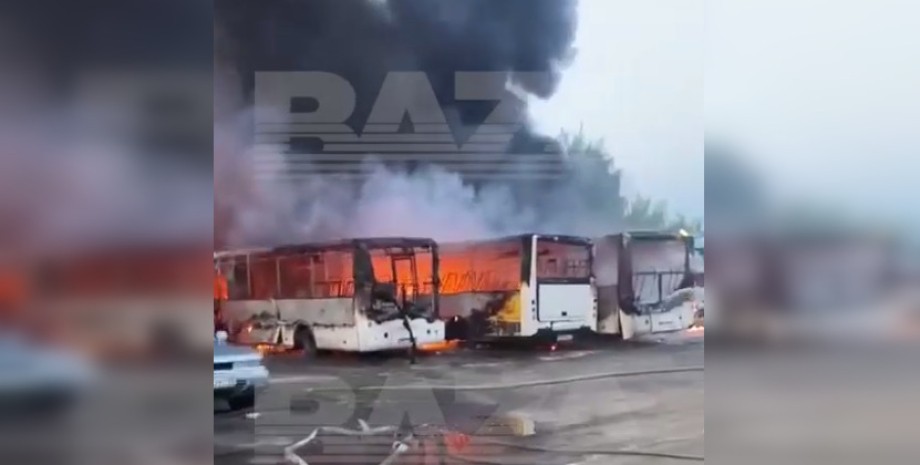 пожежа в Росії, Ногінськ пожежа, пожежа на стоянці, згоріли автомобілі