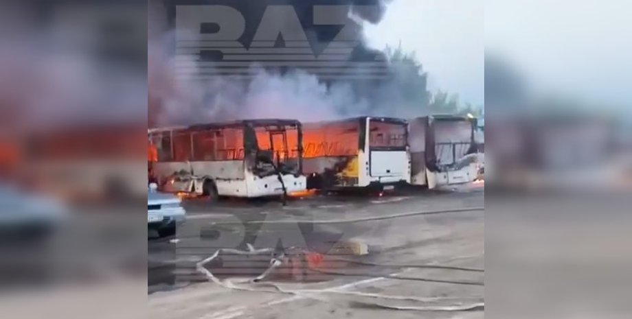 пожар в россии, Ногинск пожар, пожар на стоянке, сгорели автомобили