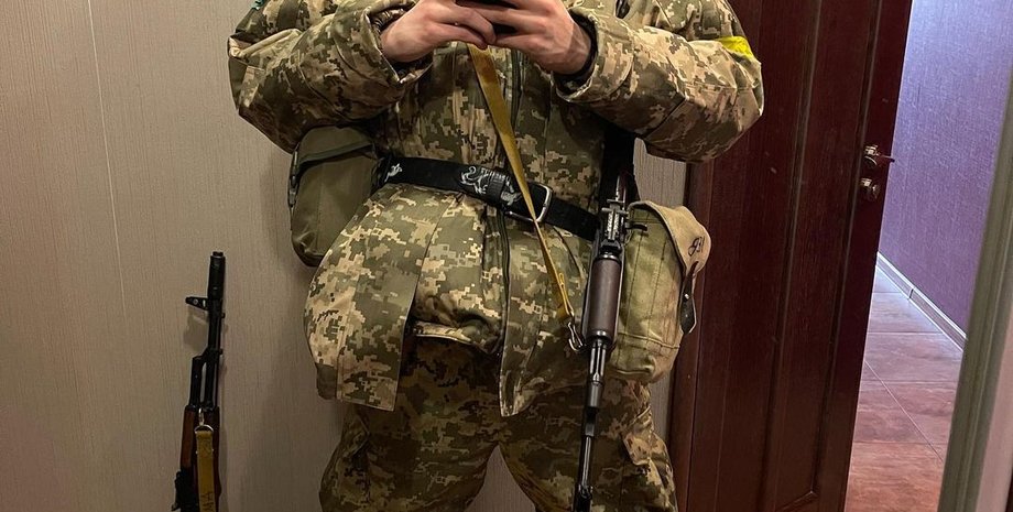 Лев Улесов, Лев Улесов на передовій, Лев Улесов на війни в Україні, манекенник Лев Улесов, модель Лев Улесов пішов на війнуу