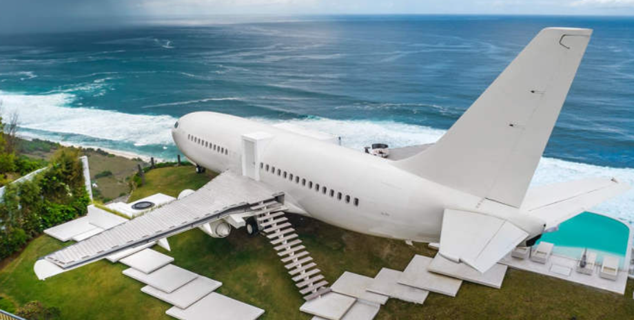 Boeing 737 превратили в частную виллу, Бали, жилье, недвижимость, Феликс Демин, видео