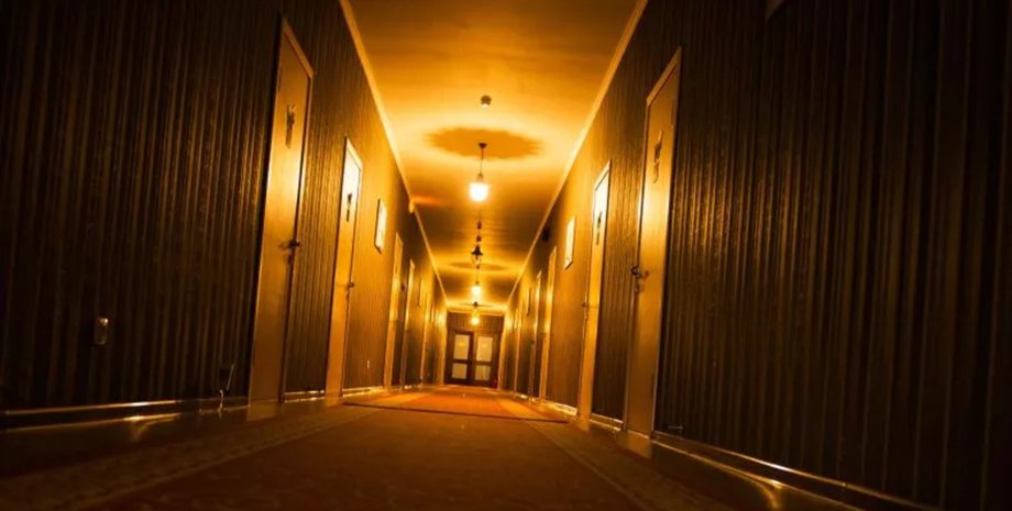 Отель в США удивил постояльцев экстремальным освещением, из-за которого трудно уснуть