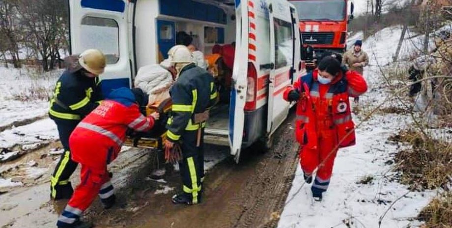Харків, бездоріжжя, швидка допомога, лікарі, рятувальники, пацієнт,