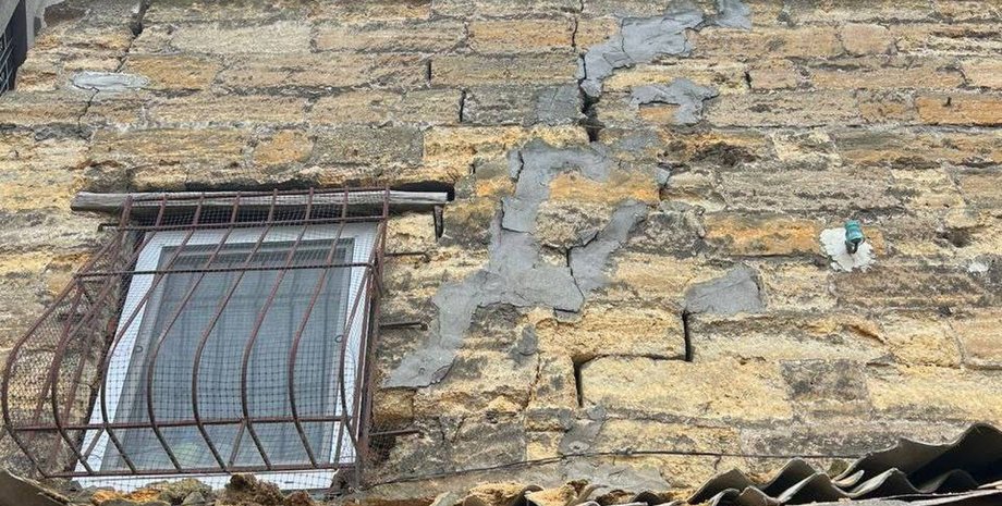 новини одеса, обвалилася стіна, впала стіна, будинок