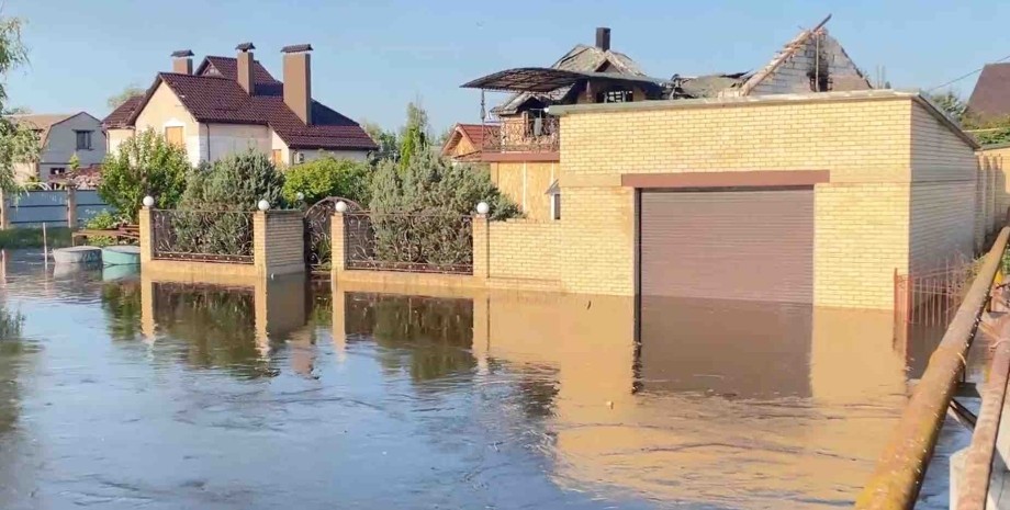затоплення в Херсонській області, затоплений будинок у Херсонській області
