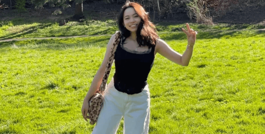 Студентка получила 107 ножевых ранений, отчим убил падчерицу, менял ножи, сделал паузу, напал на жену, защищала мать,