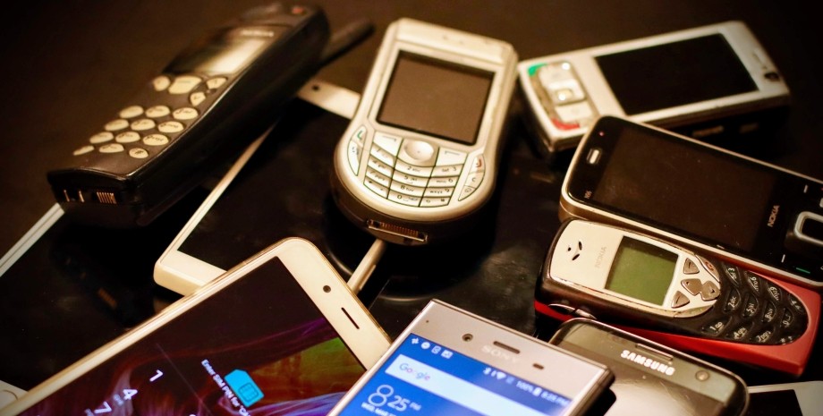 телефоны, смартфоны, старые телефоны, старые смартфоны